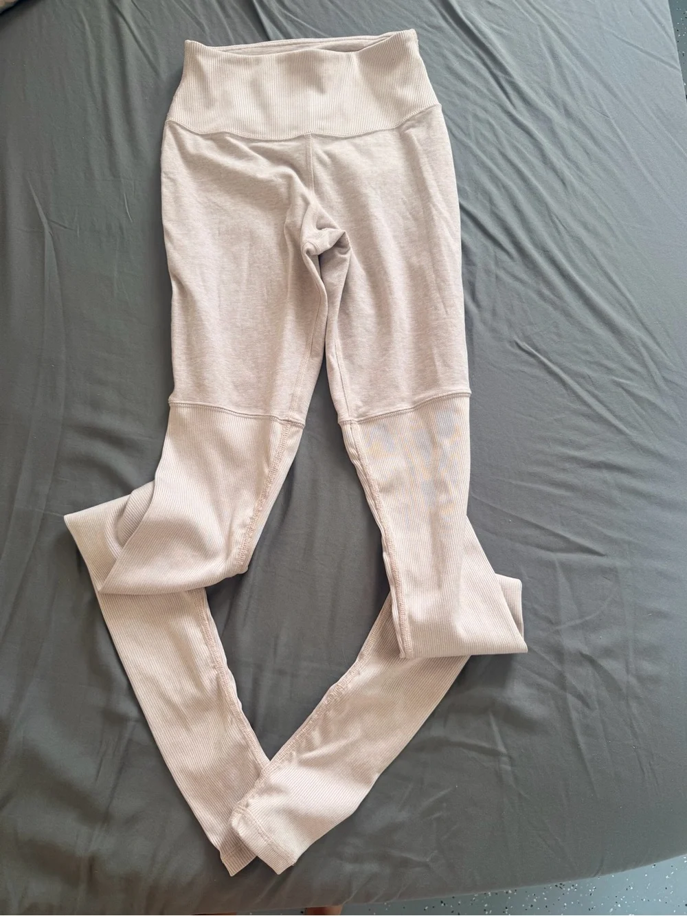 ALO Yoga Light Beige Ribbed Leggings
